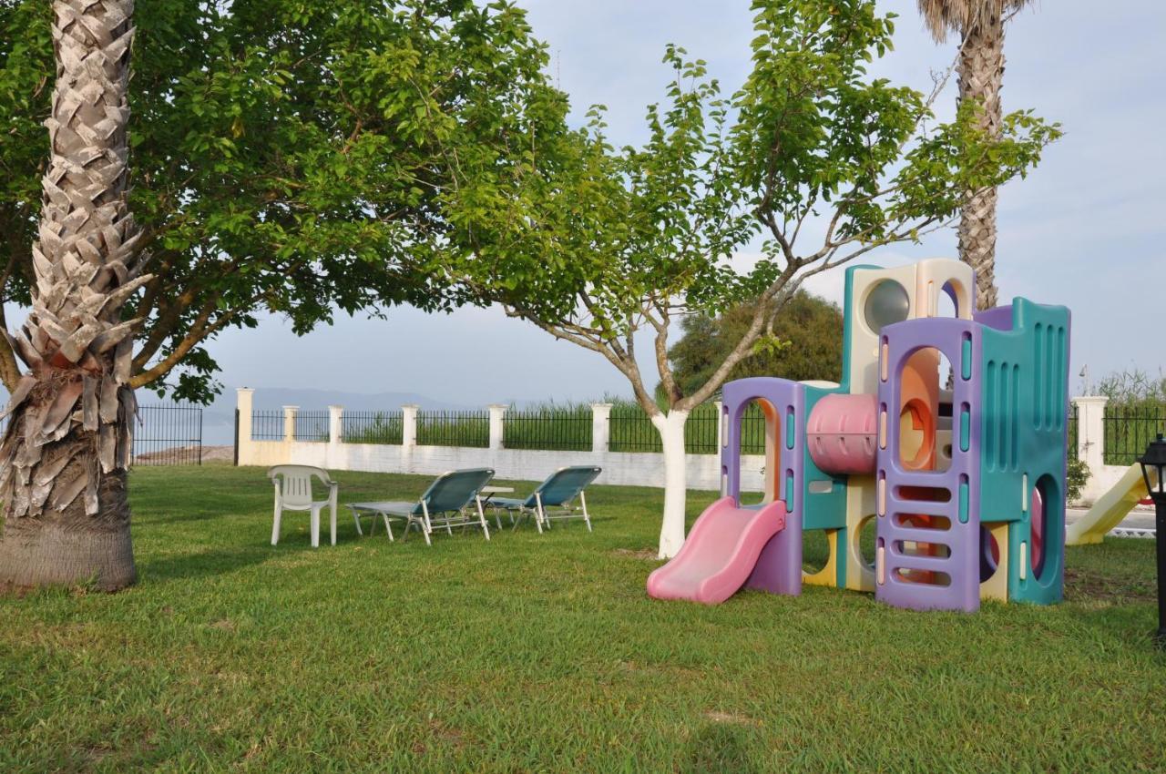 Neptune Resort Kavos Bagian luar foto