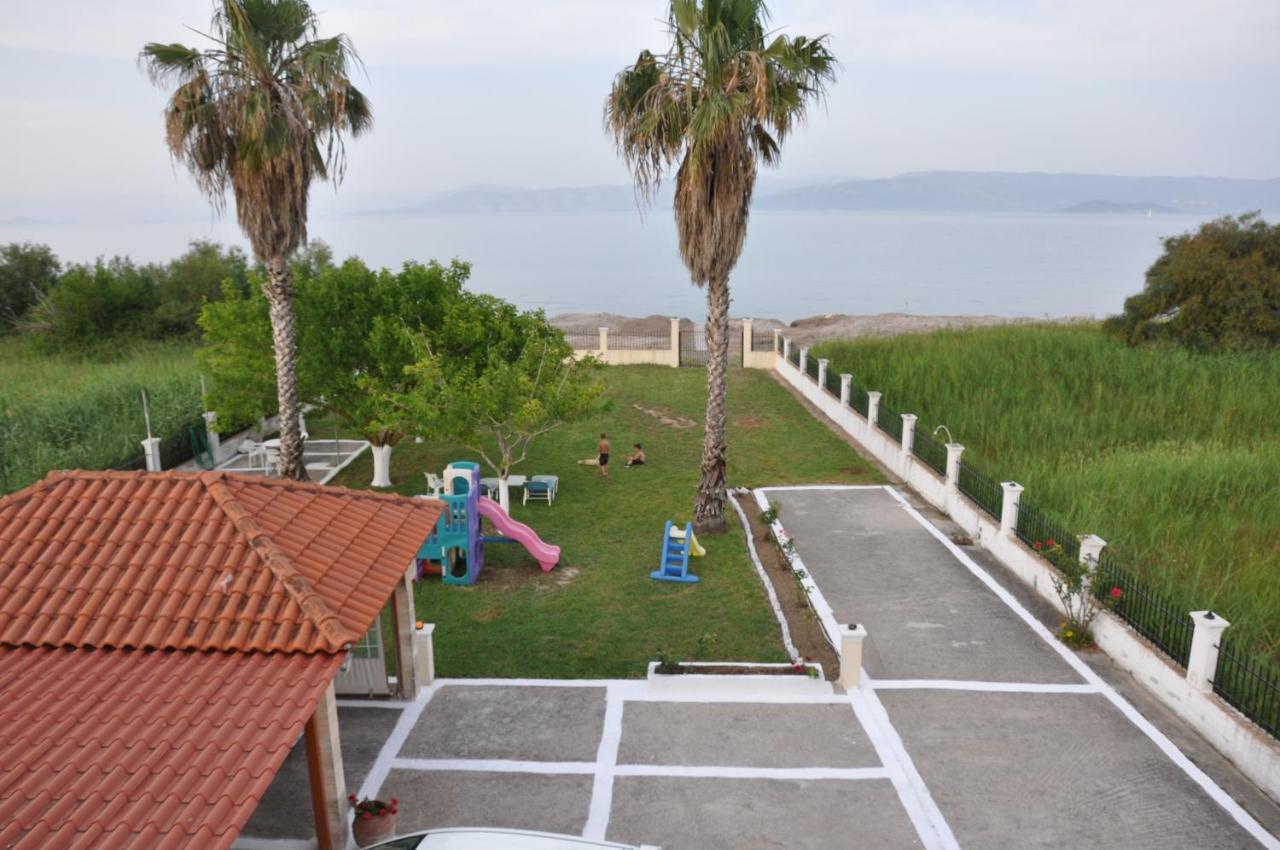 Neptune Resort Kavos Bagian luar foto