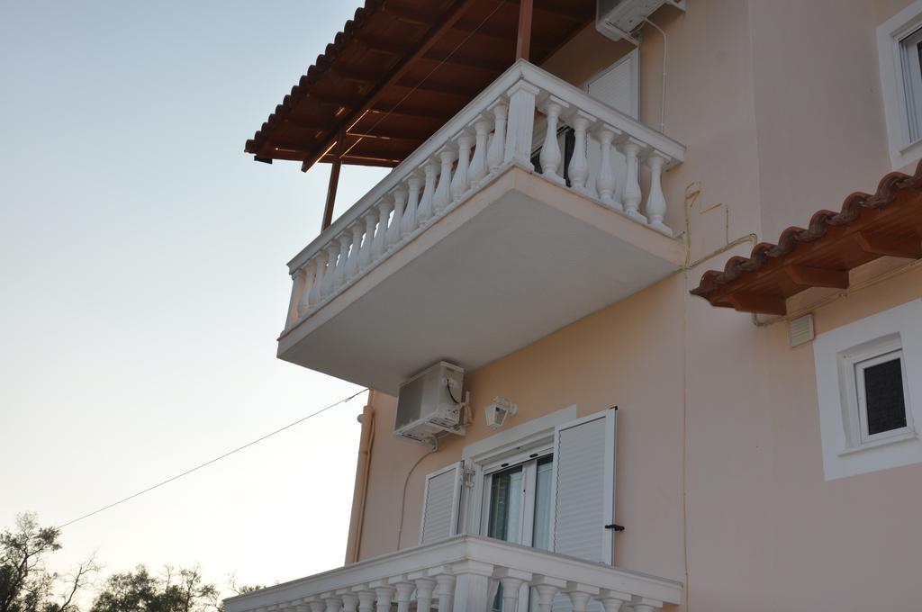 Neptune Resort Kavos Bagian luar foto