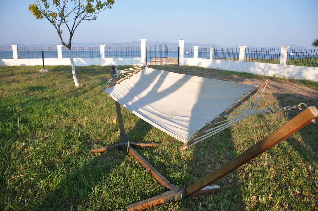 Neptune Resort Kavos Bagian luar foto
