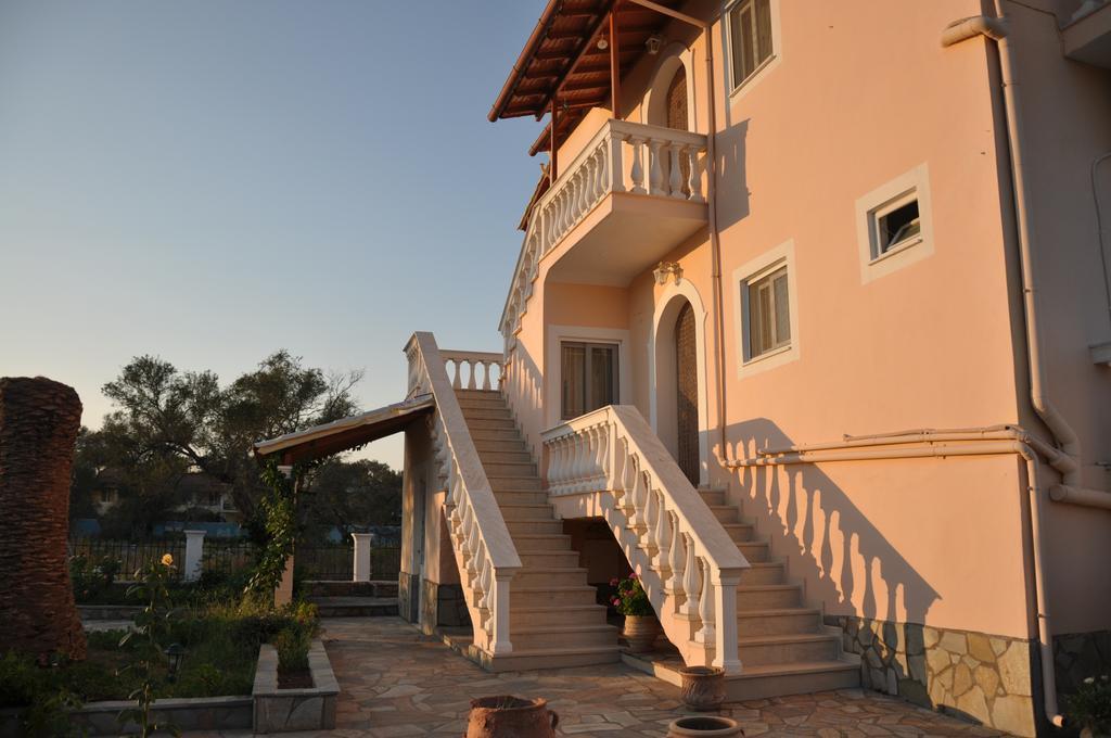 Neptune Resort Kavos Bagian luar foto