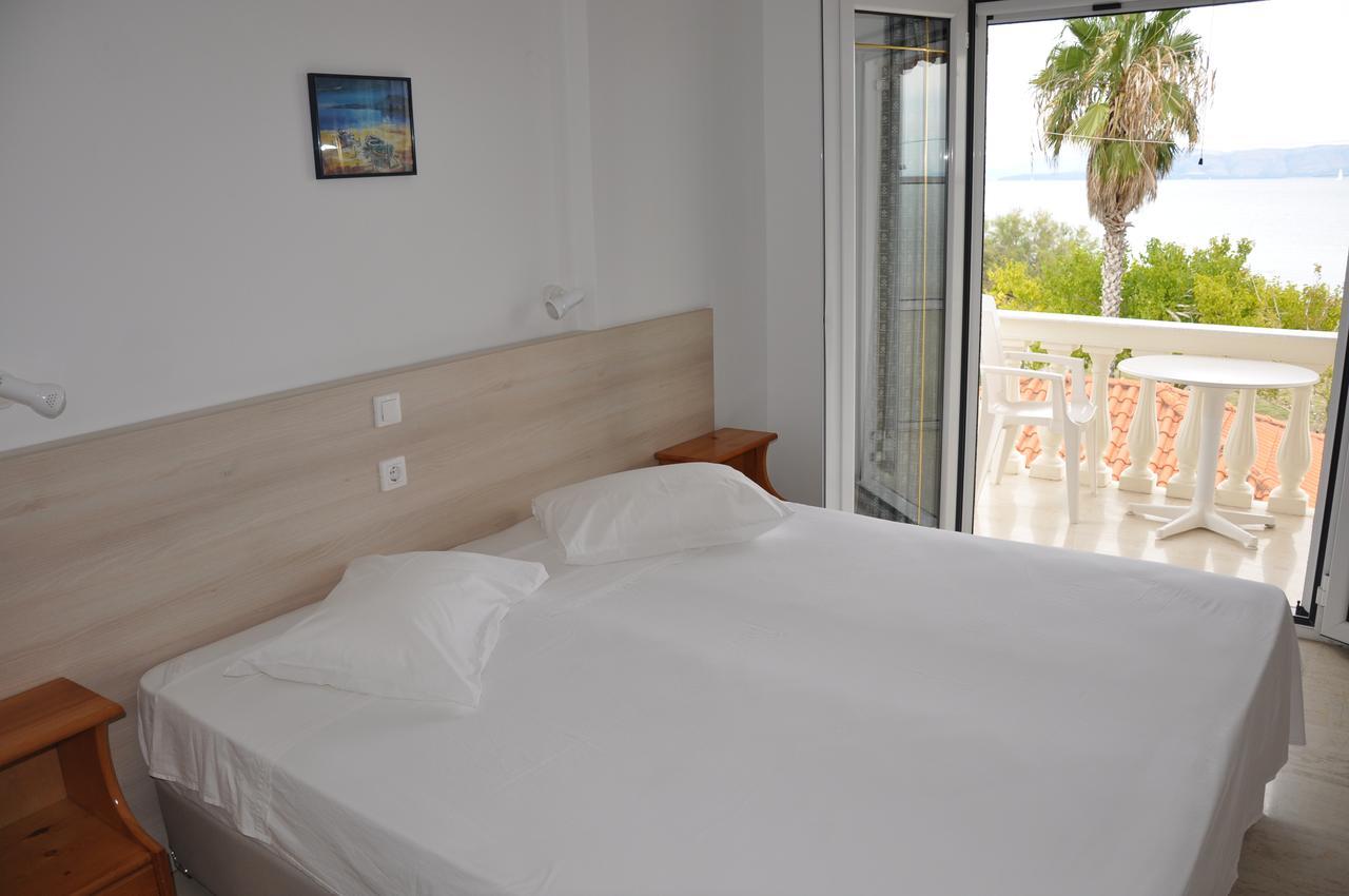Neptune Resort Kavos Bagian luar foto