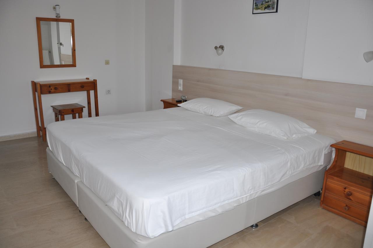 Neptune Resort Kavos Bagian luar foto