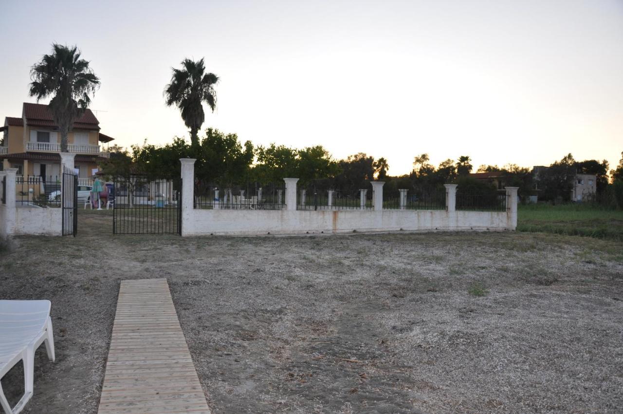 Neptune Resort Kavos Bagian luar foto