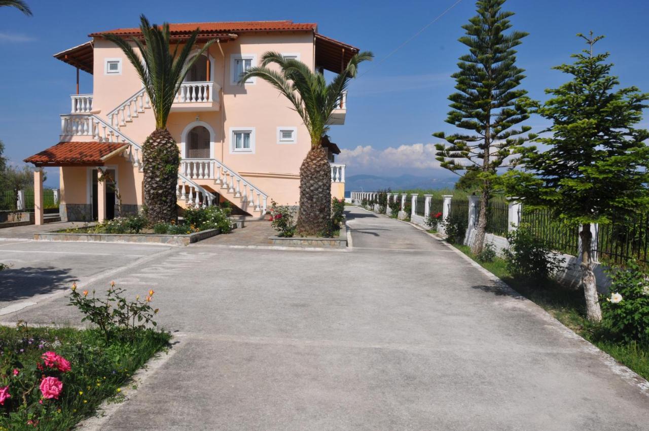 Neptune Resort Kavos Bagian luar foto