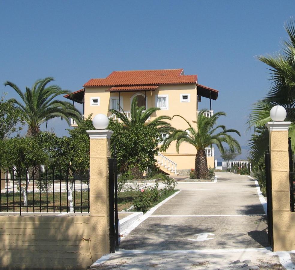 Neptune Resort Kavos Bagian luar foto
